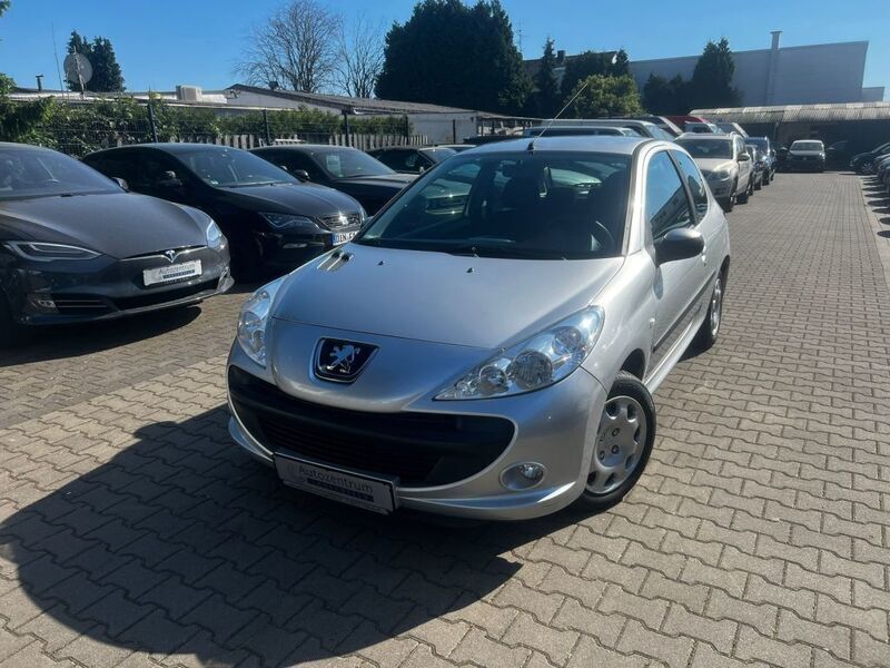 Aluminiumgrau met. (metallic) Gebraucht 2010 Peugeot 206 Limousine | 1.450 € (Fairer Preis) - Bild 1/4