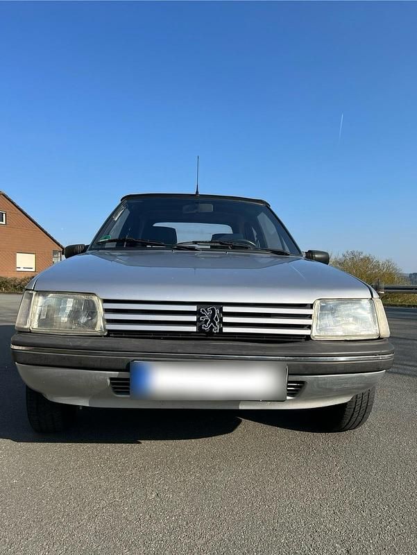 Gebraucht Peugeot 205 60 PS (44 kW) 1993 Silber Cabrio