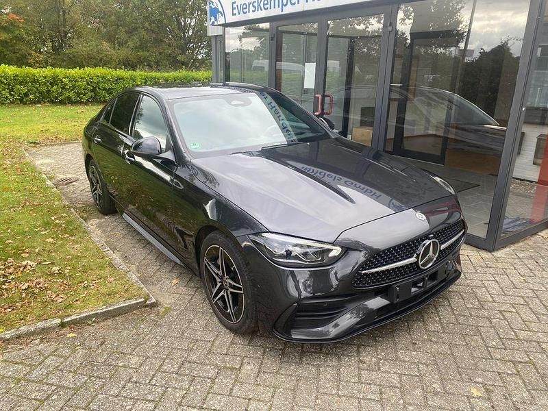 Grau Gebraucht 2023 Mercedes C300e AMG line Limousine | 38.900 € (Fairer Preis) - Bild 1/4