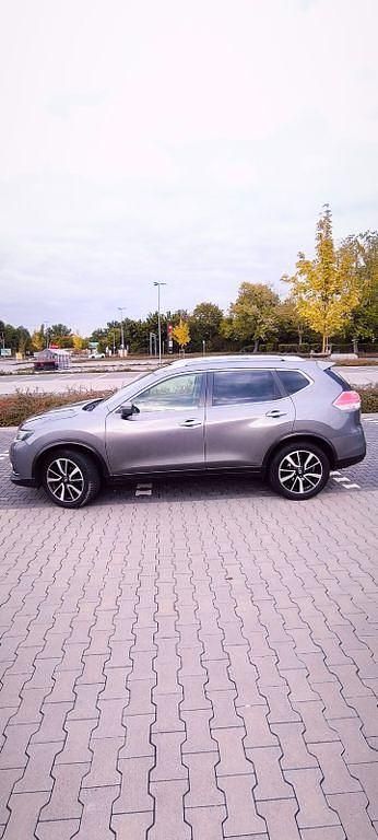 Grau Gebraucht 2015 Nissan X-Trail 360º SUV | 11.999 € (Fairer Preis) - Bild 1/4