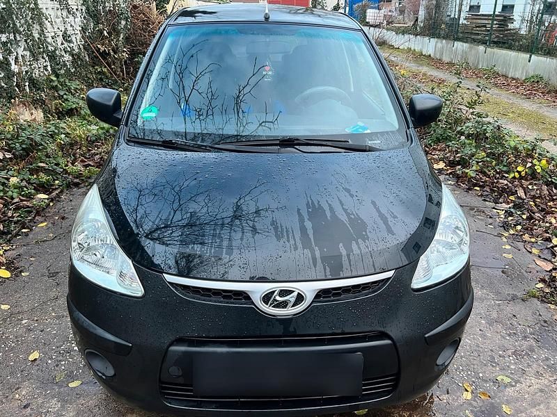 Gebraucht Hyundai i10 67 PS (49 kW) 2011 Schwarz Kleinwagen