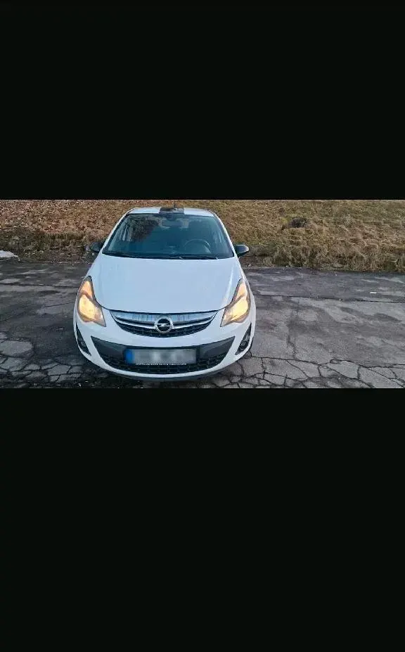Gebraucht Opel Corsa 101 PS (74 kW) 2013 Weiß Kleinwagen