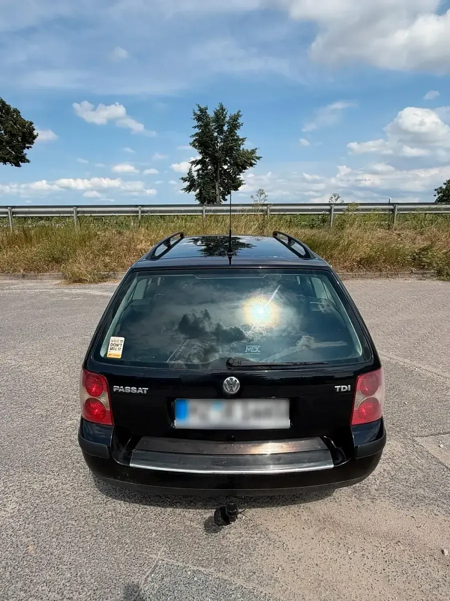 Gebraucht VW Passat 131 PS (96 kW) 2003 Schwarz Kombi