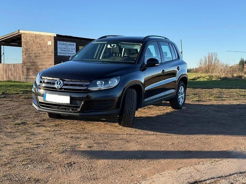 Schwarz Gebraucht 2014 VW Tiguan SUV | 13.900 € (Guter Preis) - Bild 1/4