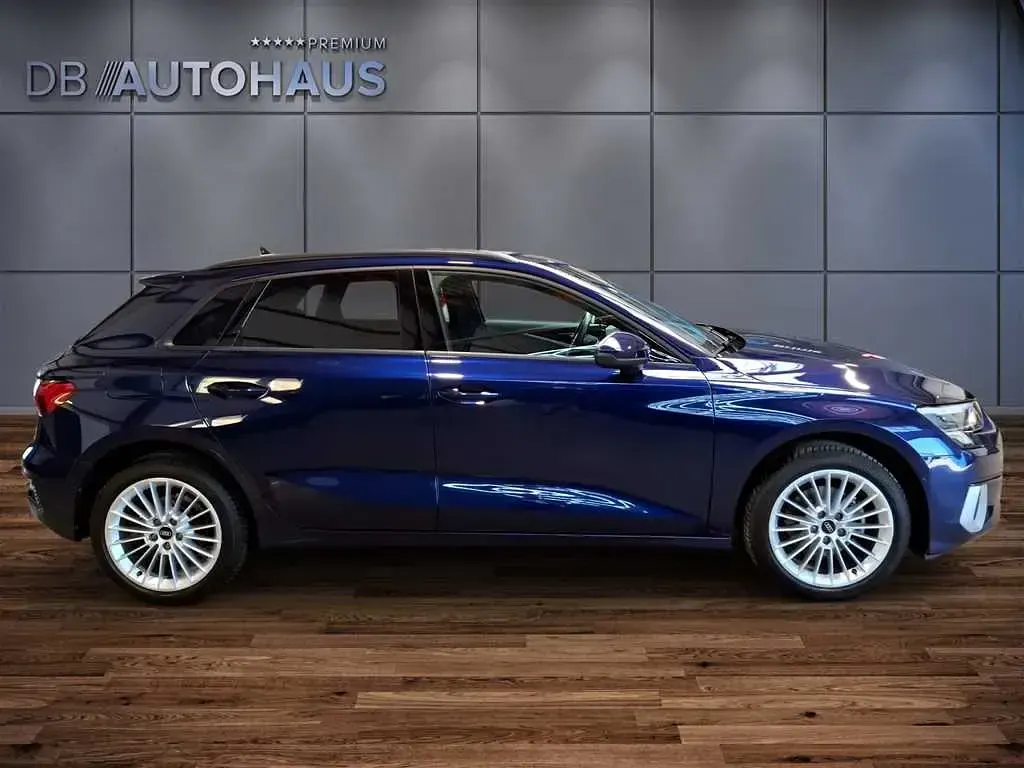 Gebraucht Audi A3 Advanced Plus 110 PS (80 kW) 2024 Blau Limousine
