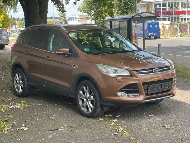 Braun Gebraucht 2015 Ford Kuga Titanium SUV | 9.900 € (Superpreis) - Bild 1/4