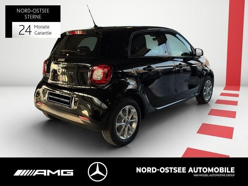 Gebraucht Smart ForFour Electric Drive 60 kW (82 PS) 2022 Karosserie in black Limousine