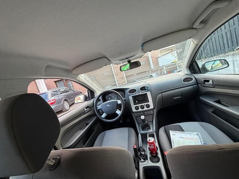 Second-hand Ford Focus 101 CP (74 kW) 2006 Argintiu Break