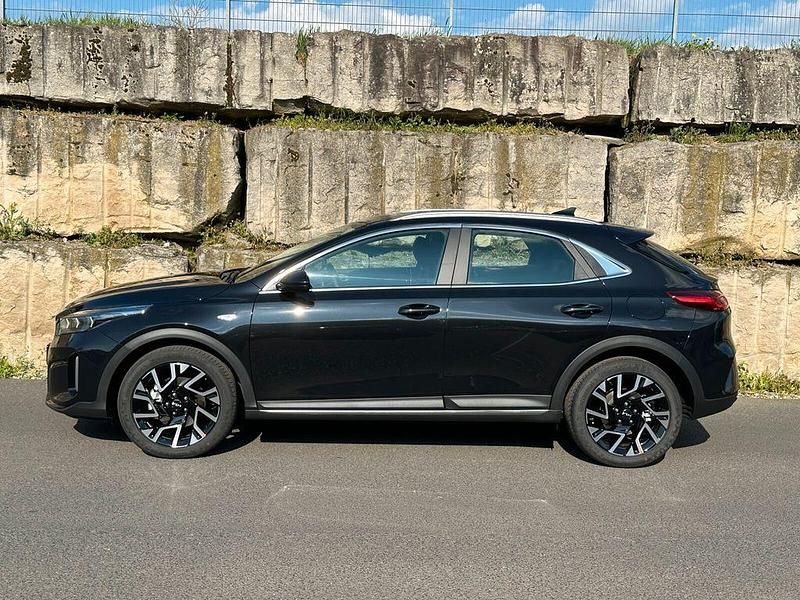 Neu Kia XCeed Comfort 150 PS (110 kW) 2026 Schwarz SUV