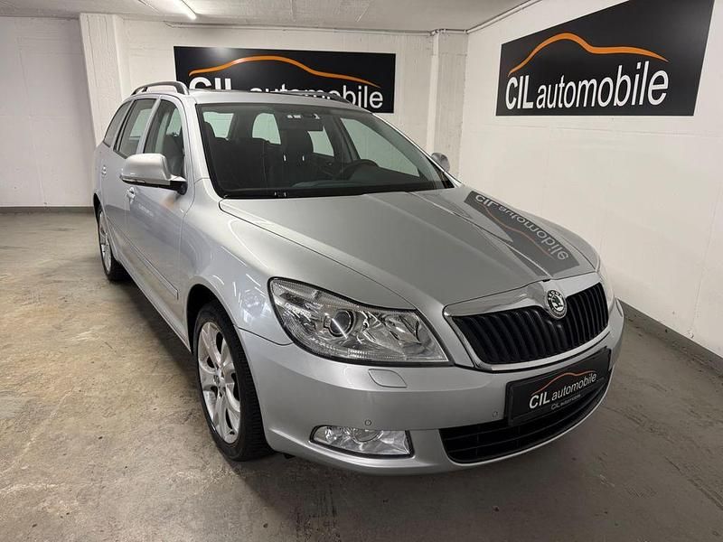 Gebraucht Skoda Octavia Elegance 122 PS (89 kW) 2010 Silber Kombi