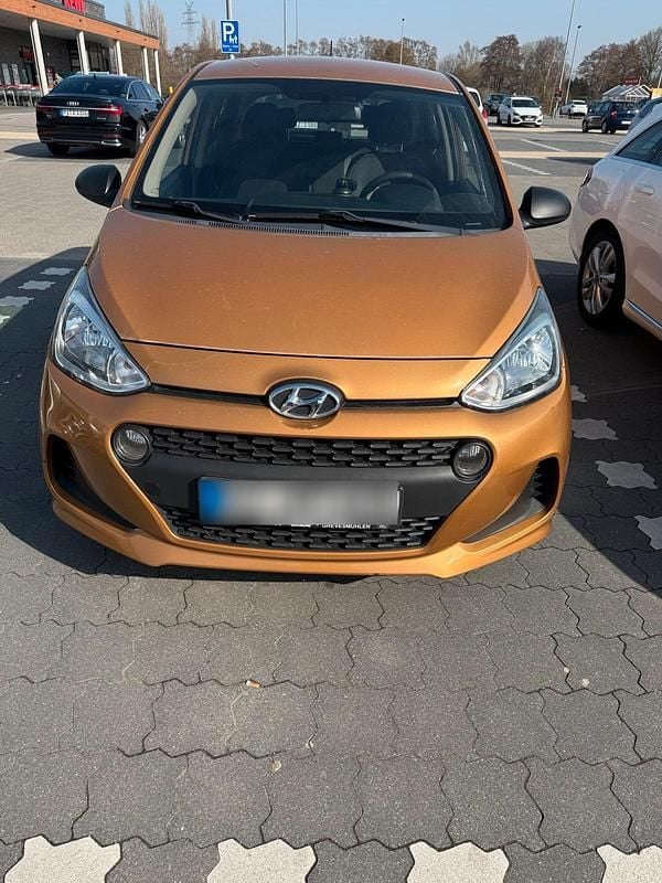 Gebraucht Hyundai i10 67 PS (49 kW) 2017 Orange Kleinwagen