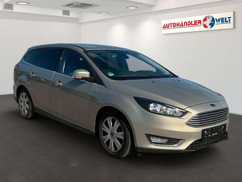 Gebraucht Ford Focus Titanium 125 PS (91 kW) 2016 Silber Kombi