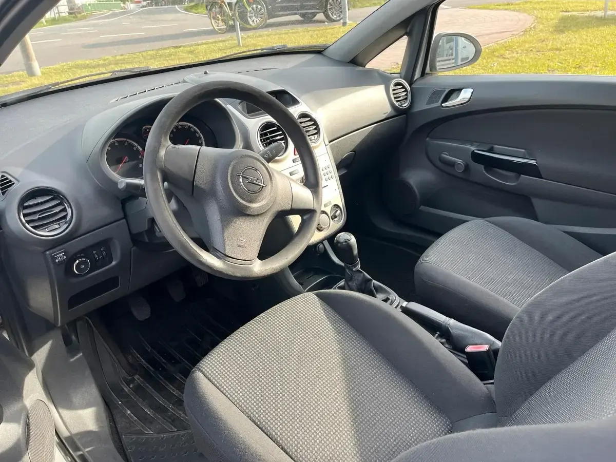 Gebraucht Opel Corsa 80 PS (58 kW) 2010 Weiß Kleinwagen