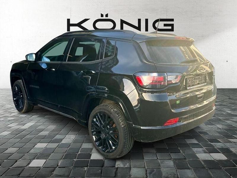 Second-hand Jeep Compass 131 CP (96 kW) 2024 Negru SUV