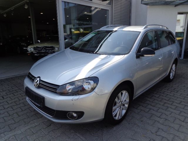 Gebraucht VW Golf VII Style 105 PS (77 kW) 2012 Silber metallic Kombi