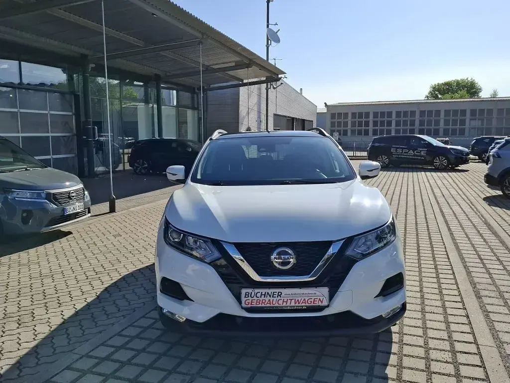 Gebraucht Nissan Qashqai Acenta 140 PS (102 kW) 2019 Weiß SUV