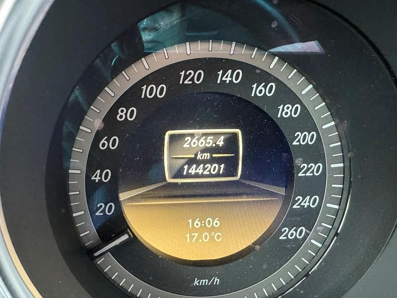 Gebraucht Mercedes C200 136 PS (100 kW) 2011 Weiß Kombi