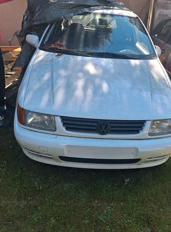Second-hand VW Polo 50 CP (36 kW) 1997 Alb Hatchback