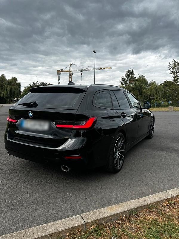 Gebraucht BMW 320 190 PS (139 kW) 2020 Schwarz Kombi