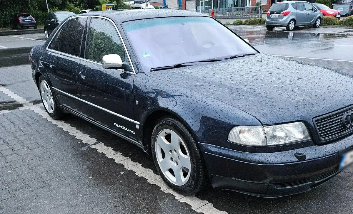 Gebraucht Audi S8 340 PS (250 kW) 1998 Blau Limousine