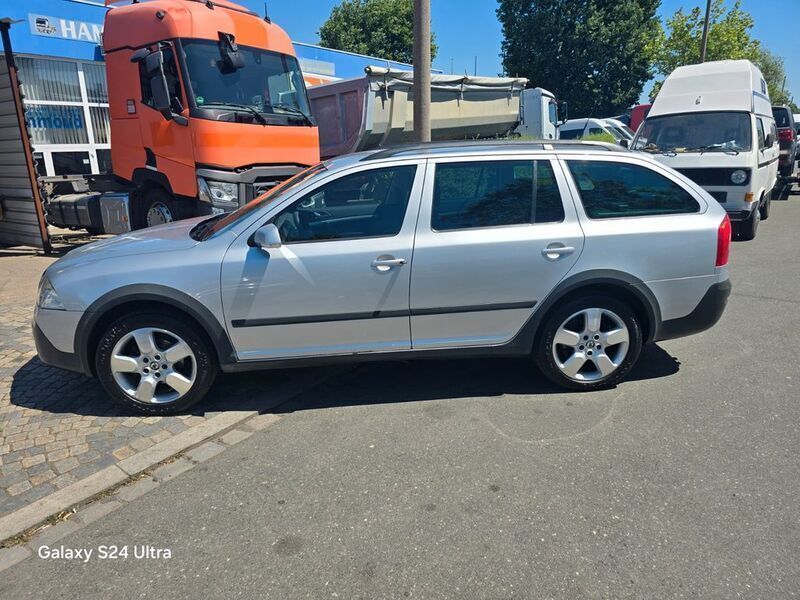 Silber Gebraucht 2008 Skoda Octavia Scout 4x4 Kombi | 2.750 € (Superpreis) - Bild 1/4