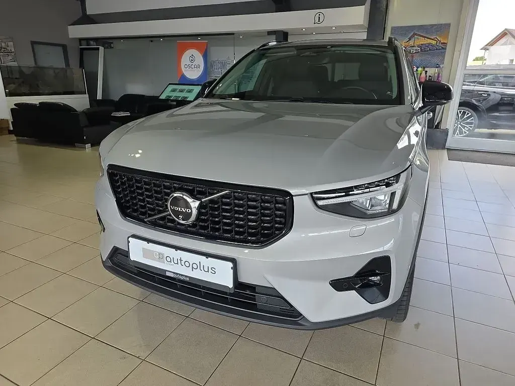 Gebraucht Volvo XC40 Ultimate 197 PS (144 kW) 2024 Silver dawn SUV