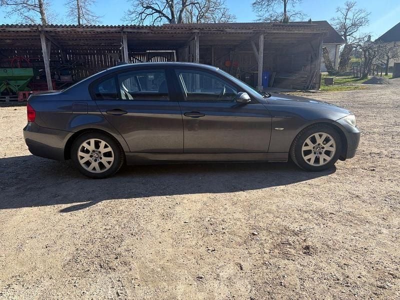 Gebraucht BMW 318 143 PS (105 kW) 2008 Limousine