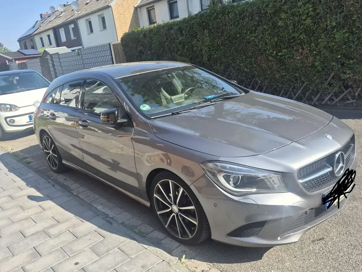 Gebraucht Mercedes CLA220 Shooting Brake 177 PS (130 kW) 2015 Grau Kombi