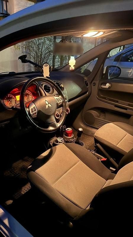Gebraucht Mitsubishi Colt 90 PS (66 kW) 2008 Weiß Kleinwagen