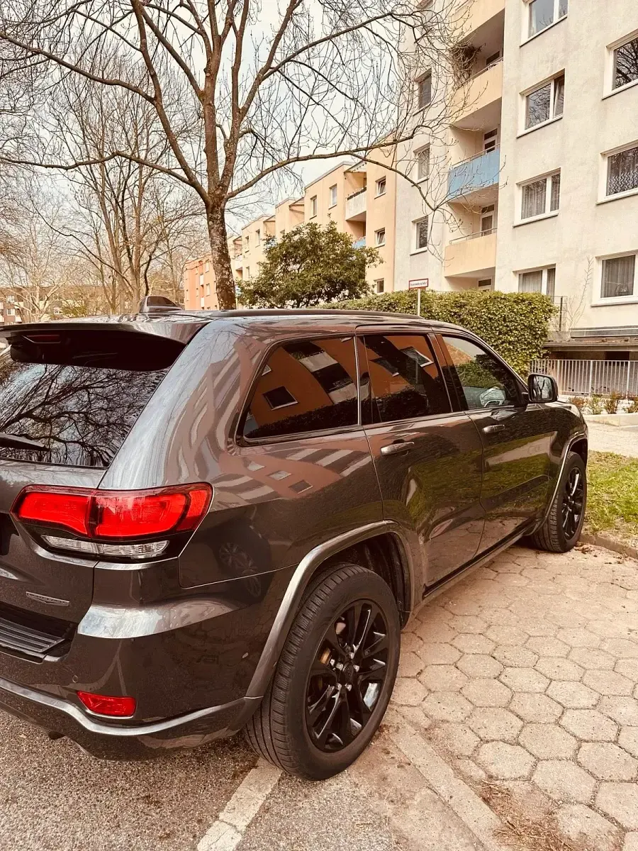 Gebraucht Jeep Grand Cherokee Overland 250 PS (183 kW) 2017 Grau SUV