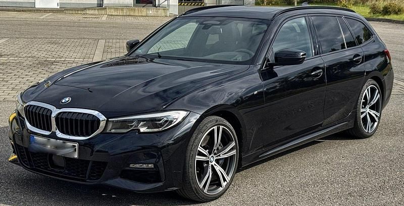 Schwarz Gebraucht 2020 BMW 330 M Sport Kombi | 28.000 € (Superpreis) - Bild 1/4