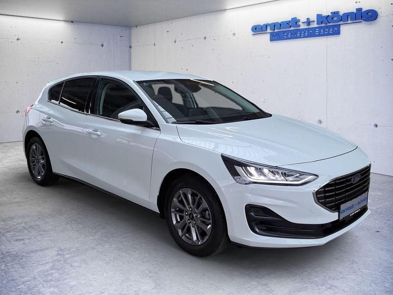 Gebraucht Ford Focus Titanium 125 PS (91 kW) 2023 Weiß Limousine