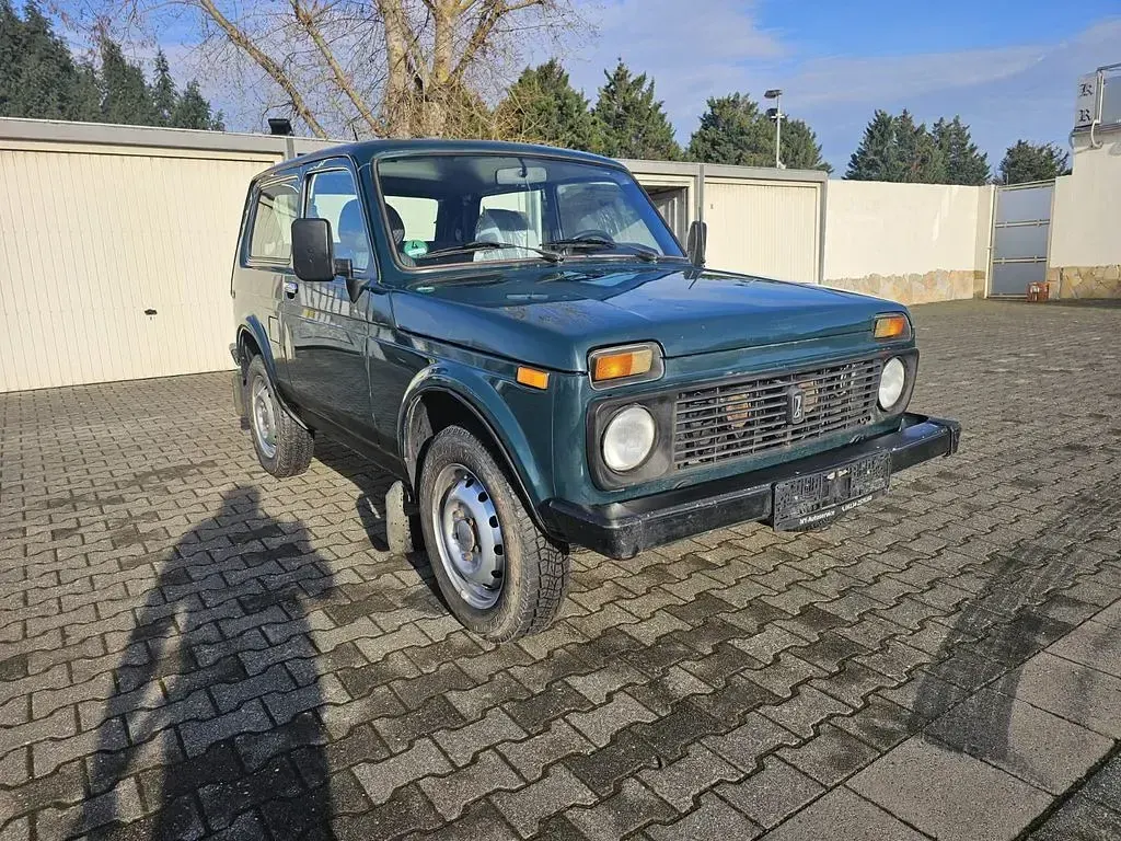 Gebraucht Lada niva 82 PS (60 kW) 2006 Grün SUV