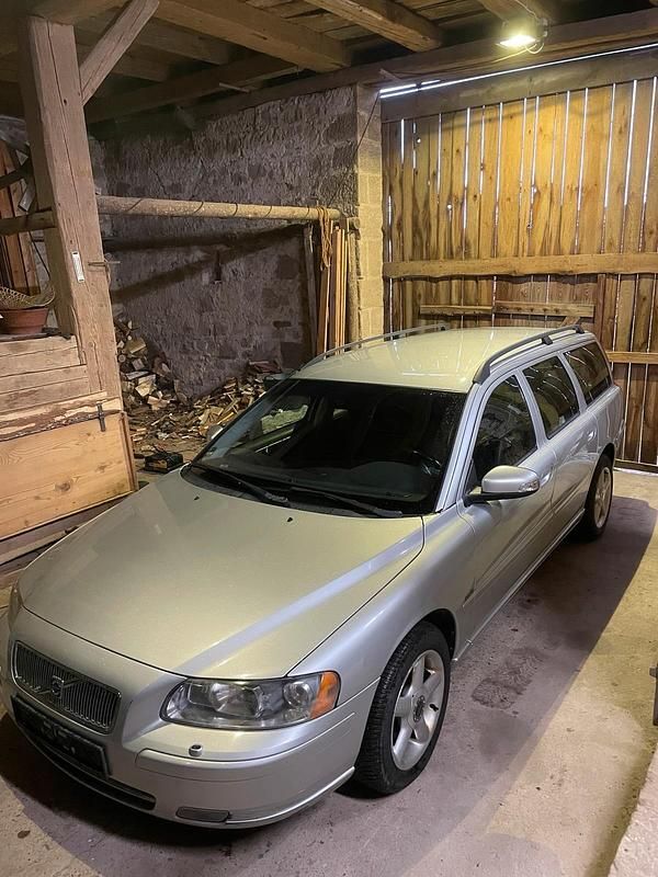 Gebraucht Volvo V70 185 PS (136 kW) 2007 Silber Kombi