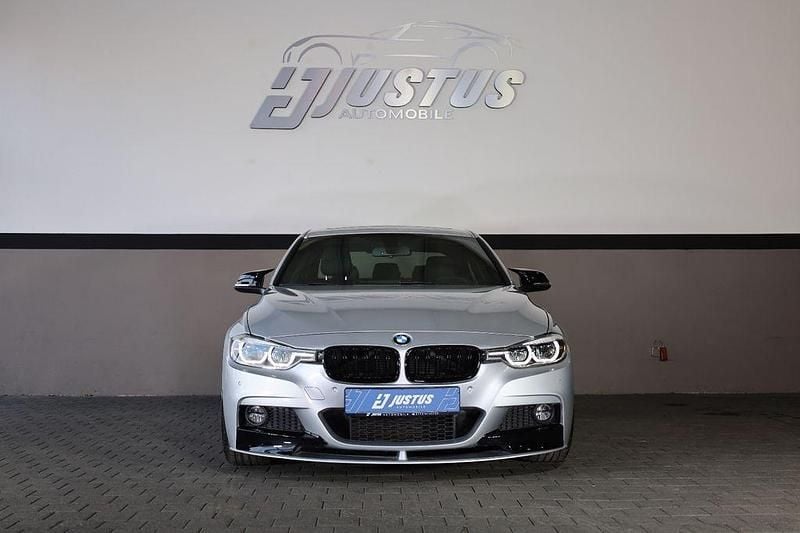 Gebraucht BMW 330 Performance 252 PS (185 kW) 2017 Silber Limousine