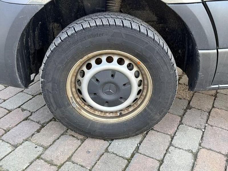 Gebraucht Mercedes Sprinter 170 PS (125 kW) 2023 Lackfarbe selenitgrau meta (metallic) Van