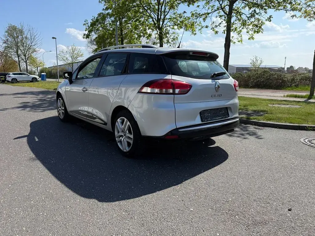 Gebraucht Renault Clio LIMITED 90 PS (66 kW) 2018 Silber Limousine