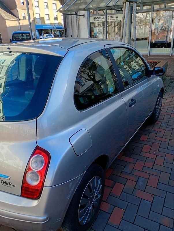 Gebraucht Nissan Micra 65 PS (47 kW) 2009 Silber Kleinwagen