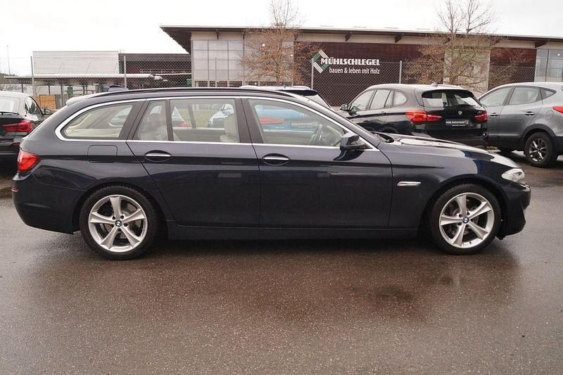 Gebraucht BMW 530 Performance 245 PS (180 kW) 2010 Imperialblau brillanteffekt me Kombi