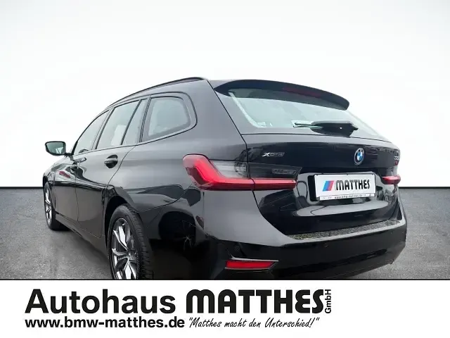 Gebraucht BMW 330 Sport Line 184 PS (135 kW) 2022 Schwarz Kombi