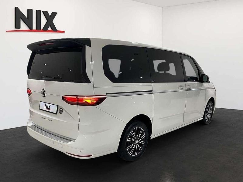 Gebraucht VW Multivan Style 150 PS (110 kW) 2024 Candyweiß Van / Kleinbus
