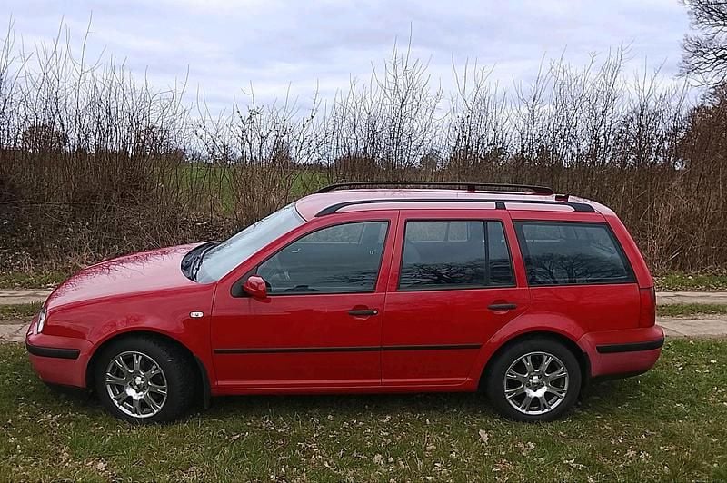 Gebraucht VW Golf IV 131 PS (96 kW) 2002 Rot Kombi