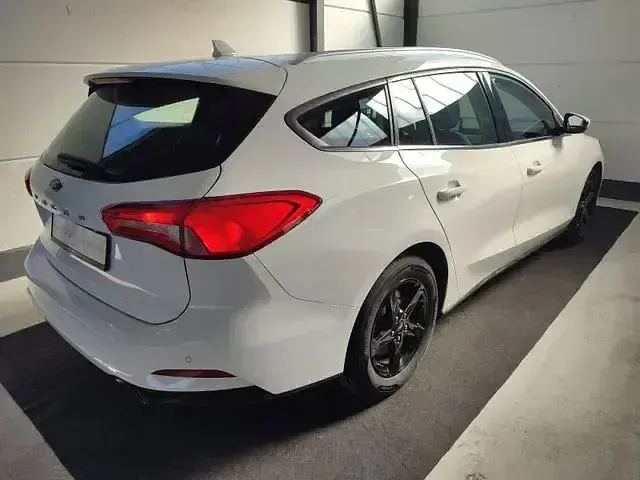 Używany Ford Focus 101 KM (74 kW) 2020 Biały Kombi