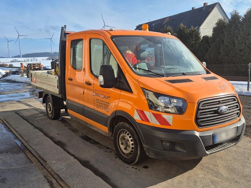 Gebraucht Ford Transit 105 PS (77 kW) 2018 Orange Van / Kleinbus