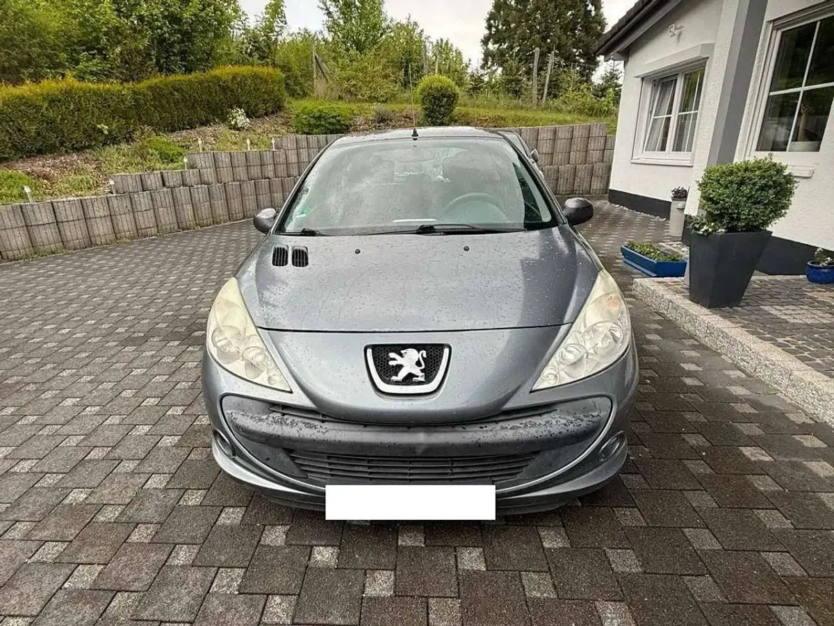Gebraucht Peugeot 206 75 PS (55 kW) 2010 Grau Limousine