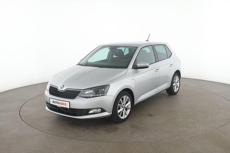 Grau Gebraucht 2018 Skoda Fabia Clever Limousine | 11.650 € (Guter Preis) - Bild 1/3