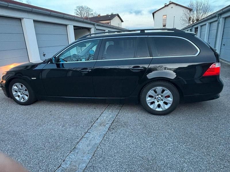 Schwarz Gebraucht 2008 BMW 520 Kombi | 4.500 € (Fairer Preis) - Bild 1/4