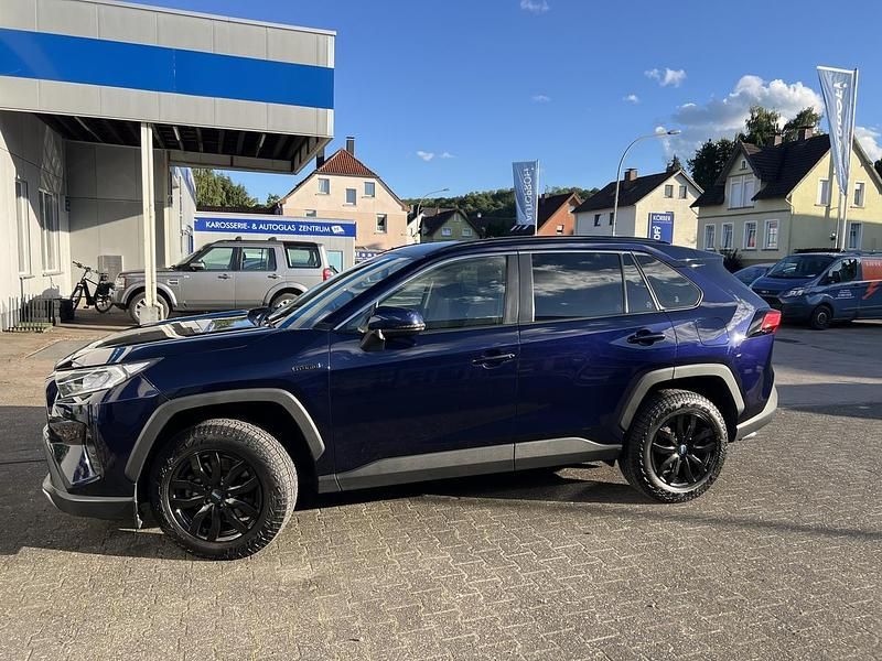 Blau metallic Gebraucht 2019 Toyota RAV4 Comfort SUV | 23.130 € (Superpreis) - Bild 1/1