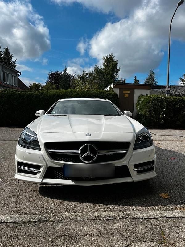 Weiß Gebraucht 2012 Mercedes SLK250 Cabrio | 25.500 € (Teuer) - Bild 1/4