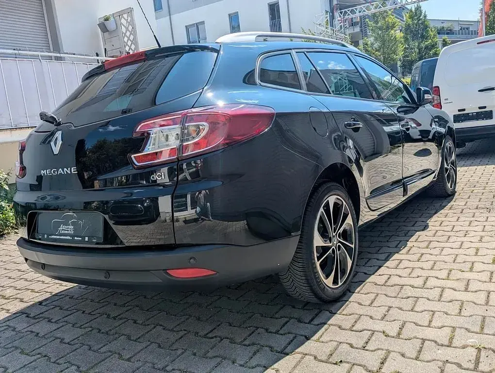 Gebraucht Renault Mégane III Bose Edition 131 PS (96 kW) 2015 Schwarz Limousine